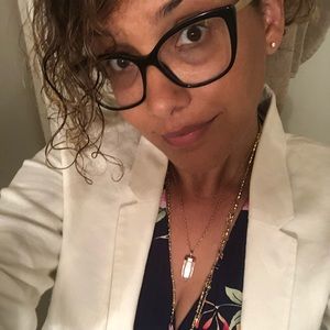 Meet your Posher, Alexis